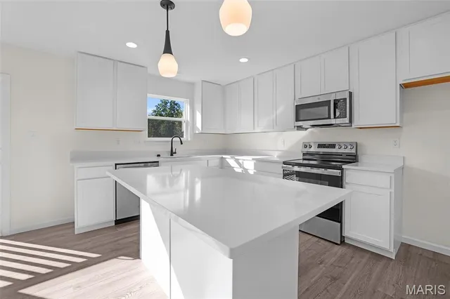 $443,366 | 242 Noser Drive, Florissant, MO 63031