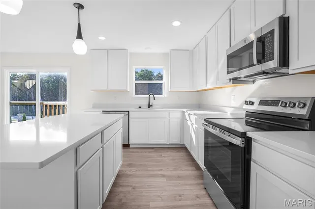 $443,366 | 242 Noser Drive, Florissant, MO 63031