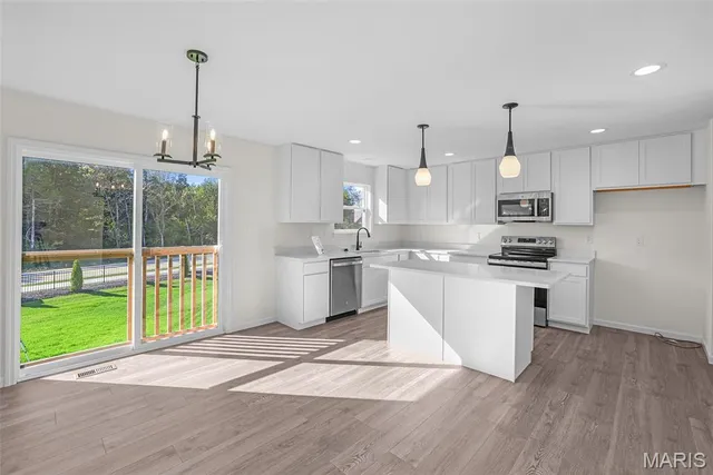 $443,366 | 242 Noser Drive, Florissant, MO 63031