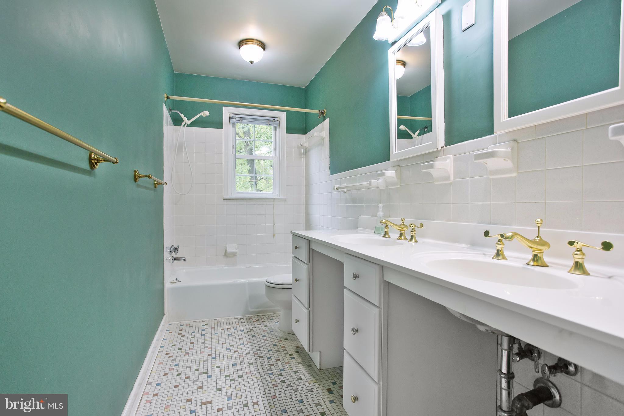7617 Range Road Alexandria, VA 22306 - Photo 20 of 29 Bath