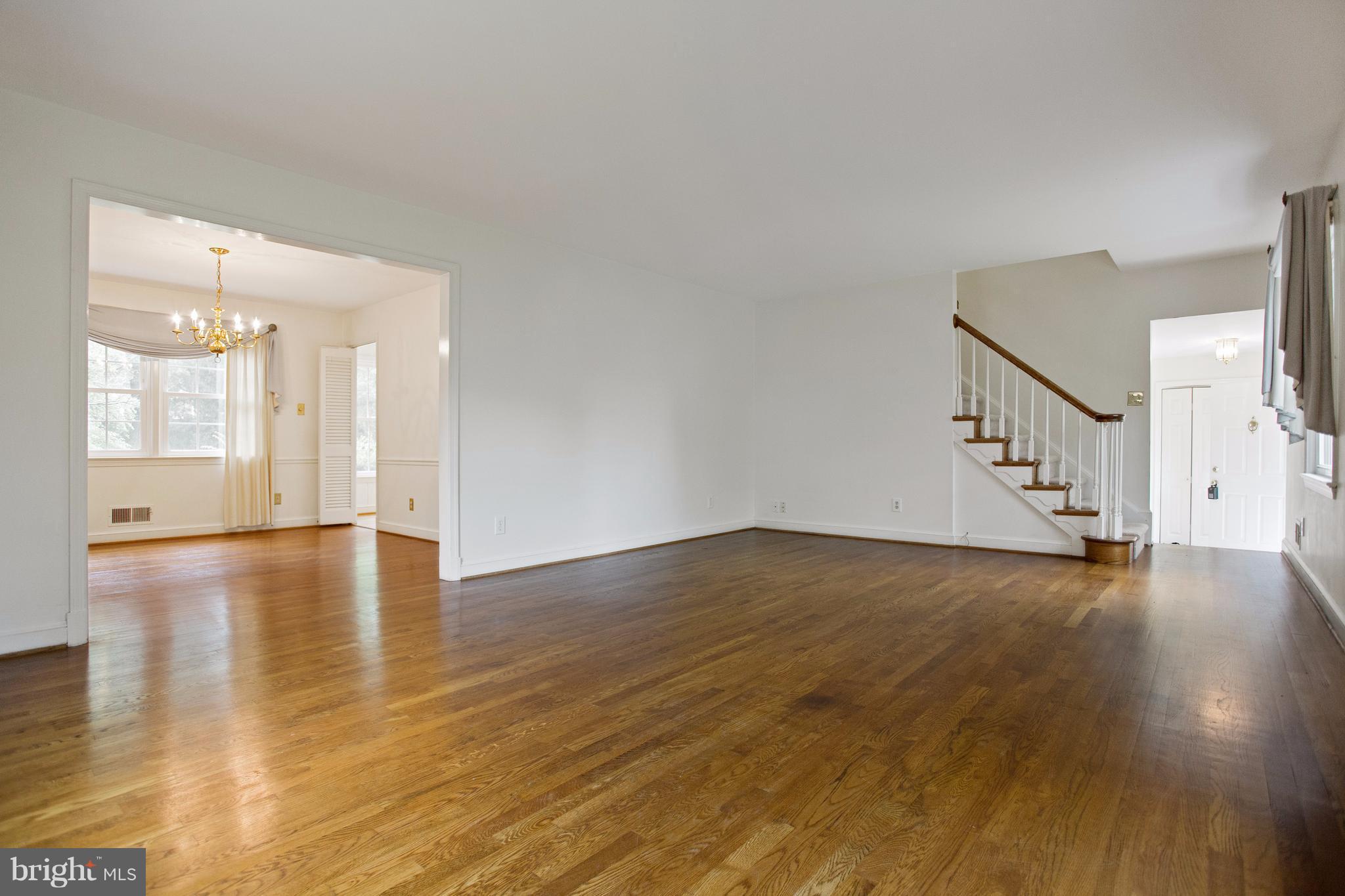7617 Range Road Alexandria, VA 22306 - Photo 4 of 29 Living Room