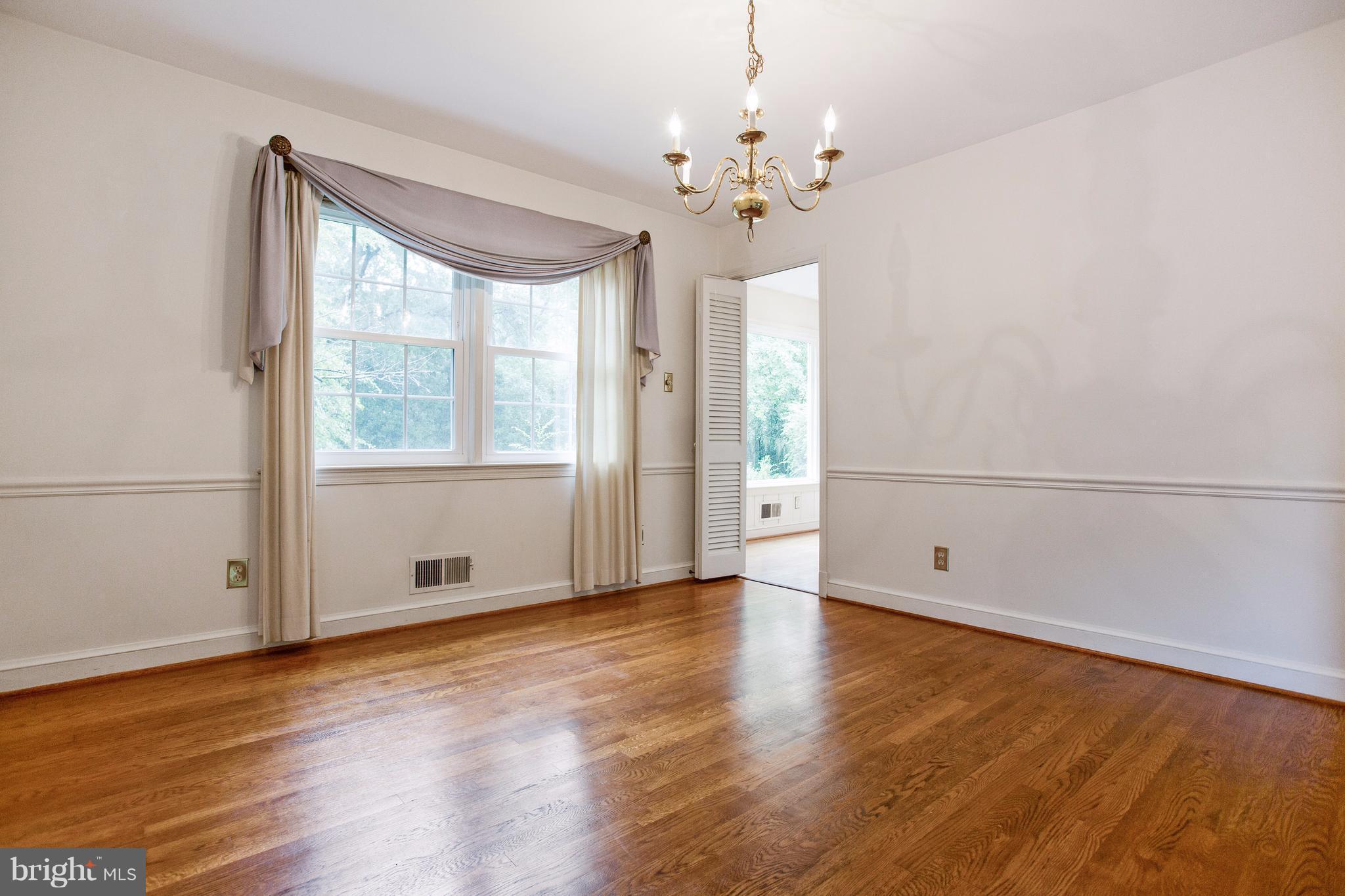 7617 Range Road Alexandria, VA 22306 - Photo 6 of 29 Dining Room