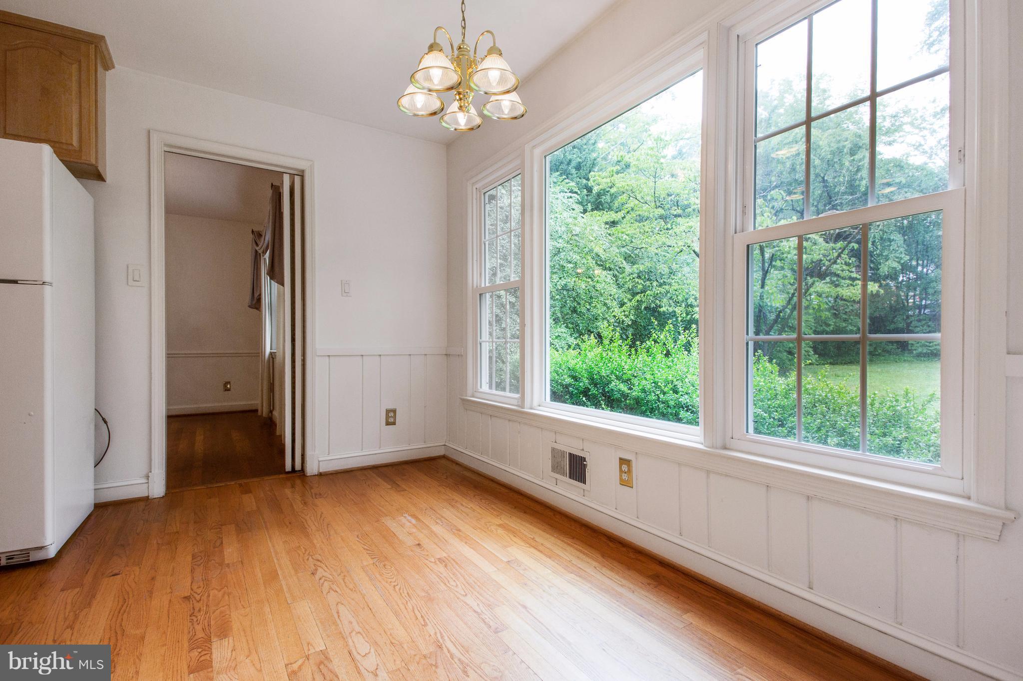 7617 Range Road Alexandria, VA 22306 - Photo 8 of 29 Living Room