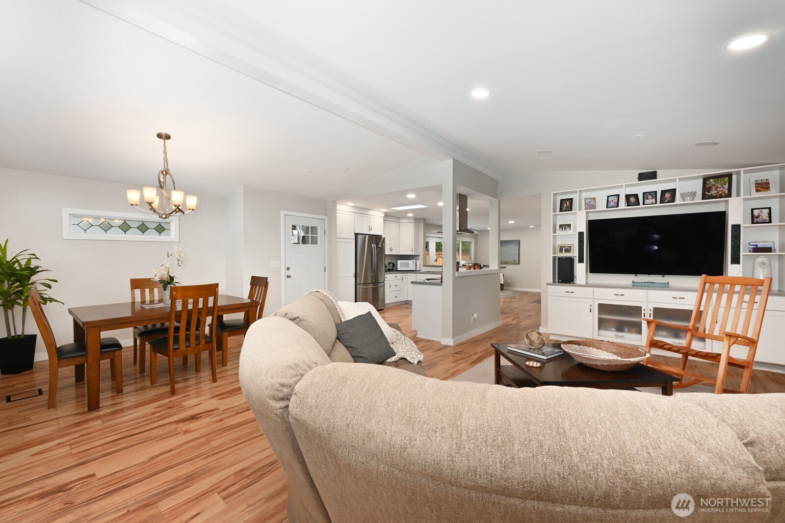 201 Union Avenue Southeast, Unit 13 Renton, WA 98059 - Photo 7 of 32 Gallery Image 7