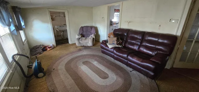 $99,000 | 272 West Littlefield Road, Ayden, NC 28513