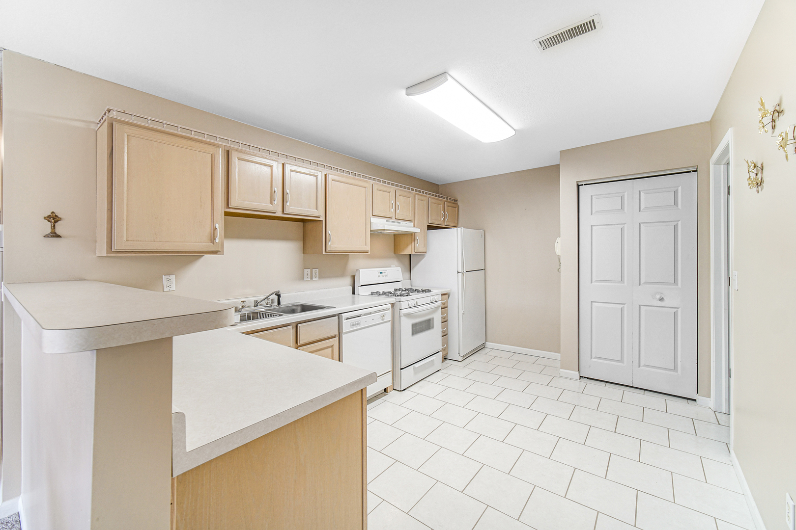 316 Steeplechase Circle, Unit 316 Bourbonnais, IL 60914 - Photo 8 of 19