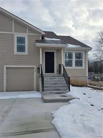 $275,000 | 515 West Smith Street, Spring Hill, KS 66083