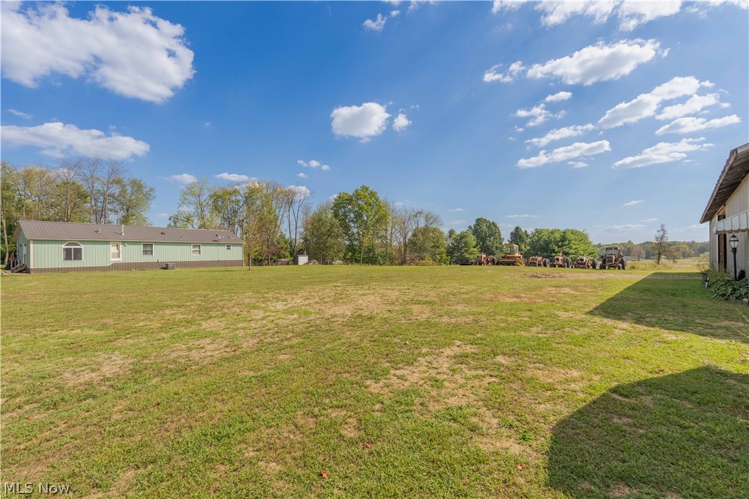5267 Apollo Road Northeast Salineville, OH 43945 - Photo 22 of 33 View of grassy yard