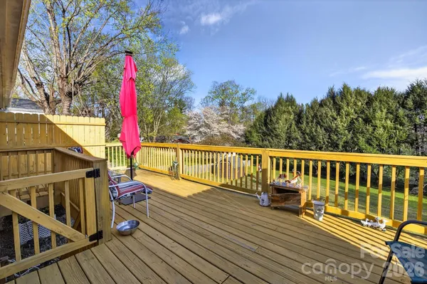 $344,900 | 708 Wilmore Street Northeast, Lenoir, NC 28645