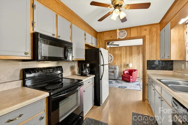 $344,900 | 708 Wilmore Street Northeast, Lenoir, NC 28645