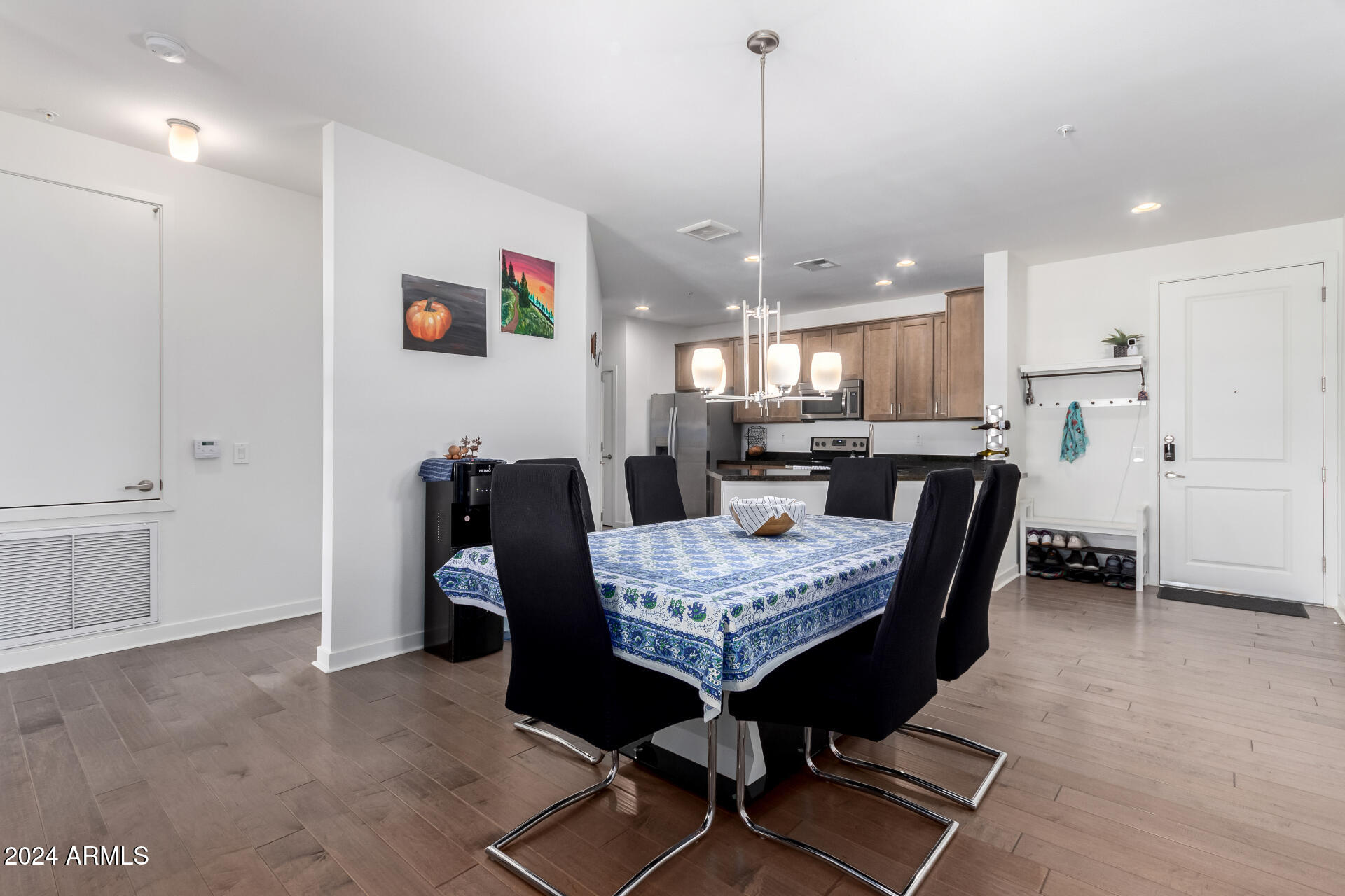 2511 West Queen Creek Road, Unit 340 Chandler, AZ 85248 - Photo 8 of 29 Eat-in Kitchen