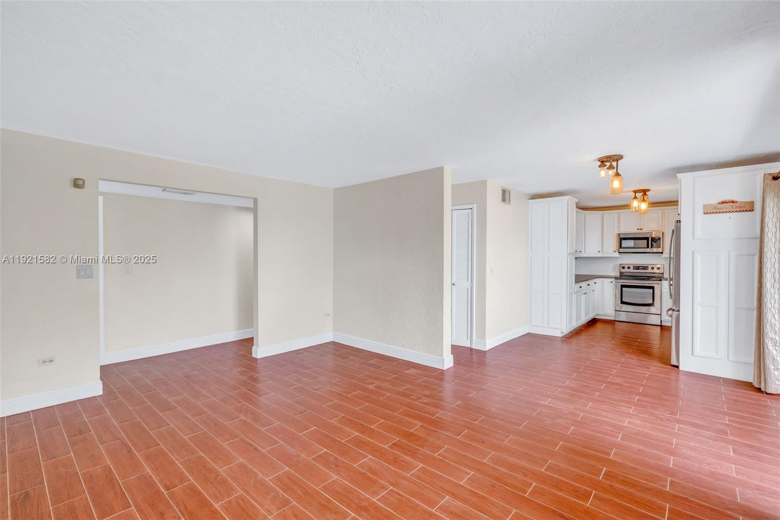 360 Sound Drive Key Largo, FL 33037 - Photo 7 of 43