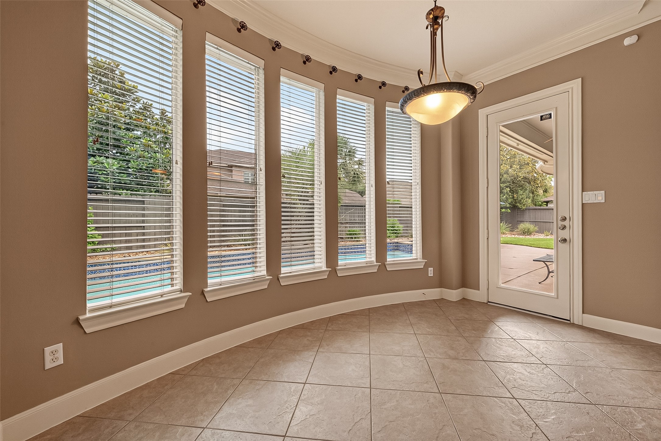 5934 Solar Point Lane Houston, TX 77041 - Photo 13 of 50