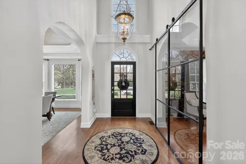 a view of entryway with a front door
