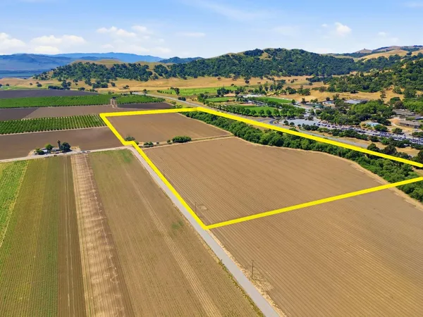 $1,399,999 | Mesa Road, Gilroy, CA 95020