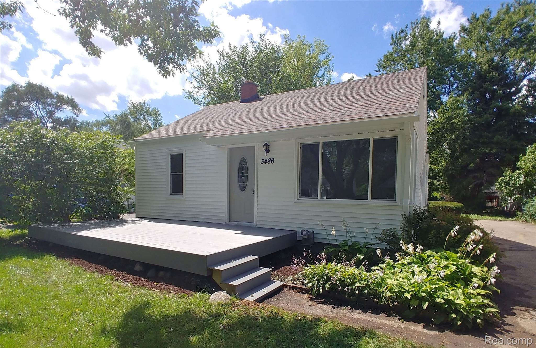 3486 Longview Avenue Rochester, MI 48307 - Photo 2 of 30 Front View 1.jpg