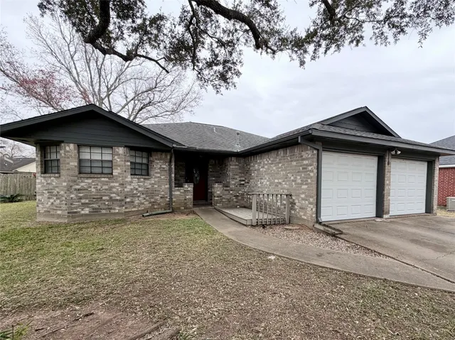 $1,700 | 2712 Monroe Avenue, Rosenberg, TX 77471