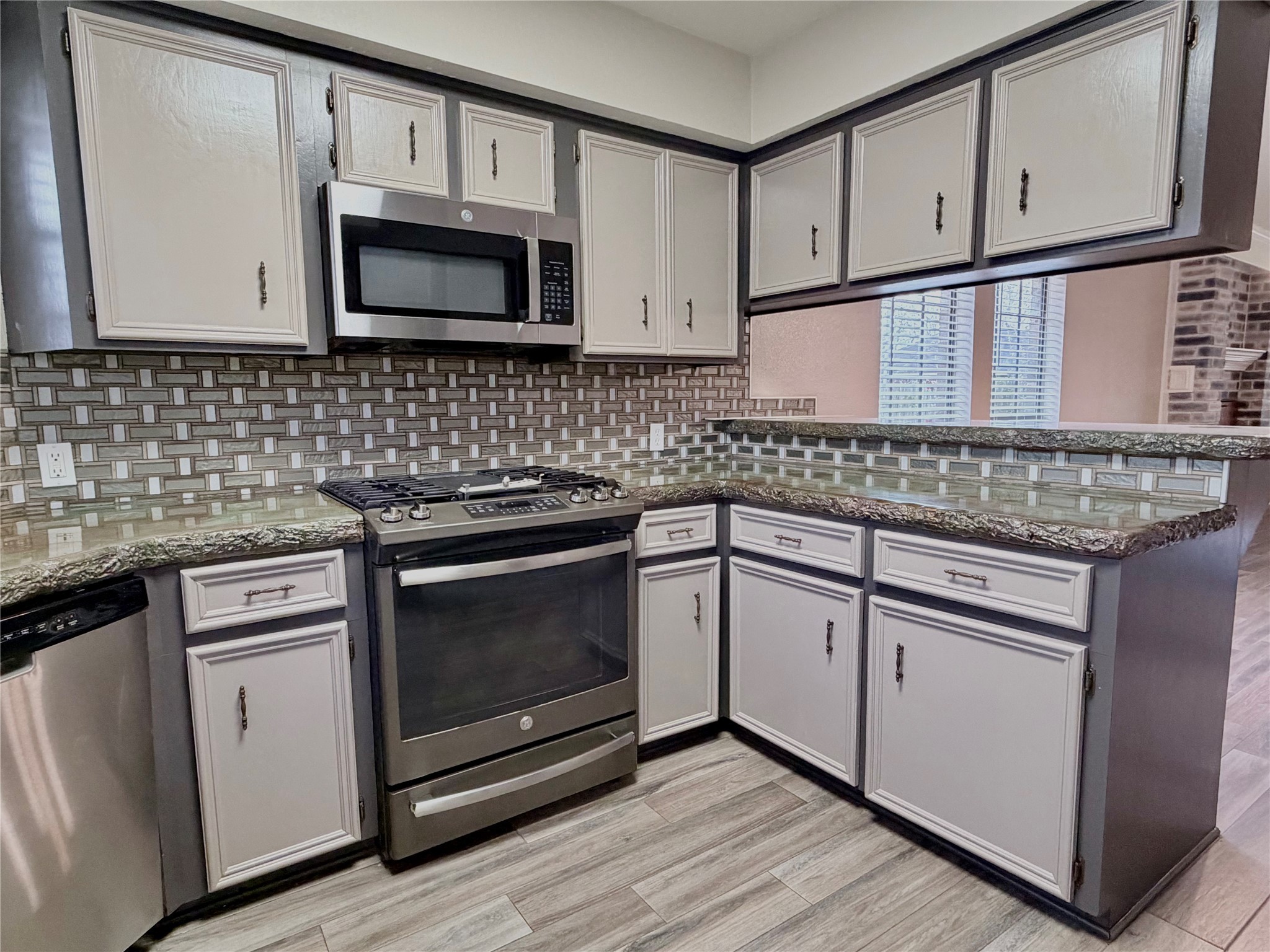 2712 Monroe Avenue Rosenberg, TX 77471 - Photo 9 of 25