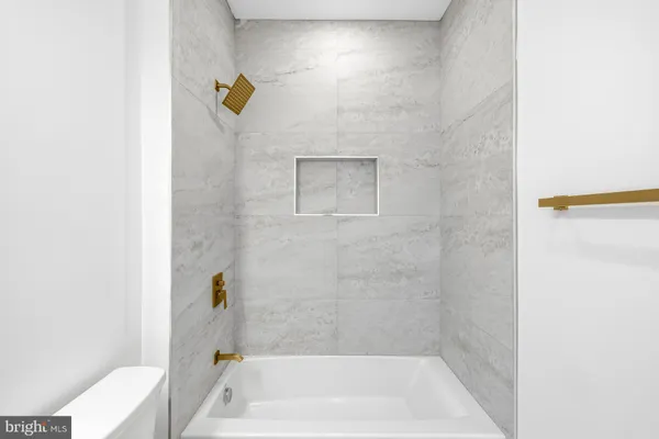 $2,485,000 | 719 Meadow Lane Southwest, Vienna, VA 22180