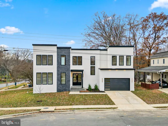 $2,485,000 | 719 Meadow Lane Southwest, Vienna, VA 22180