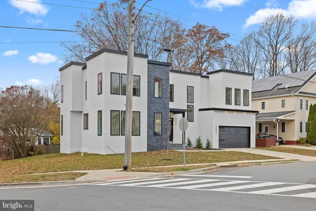 $2,485,000 | 719 Meadow Lane Southwest, Vienna, VA 22180