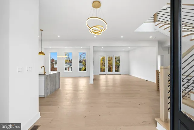 $2,485,000 | 719 Meadow Lane Southwest, Vienna, VA 22180