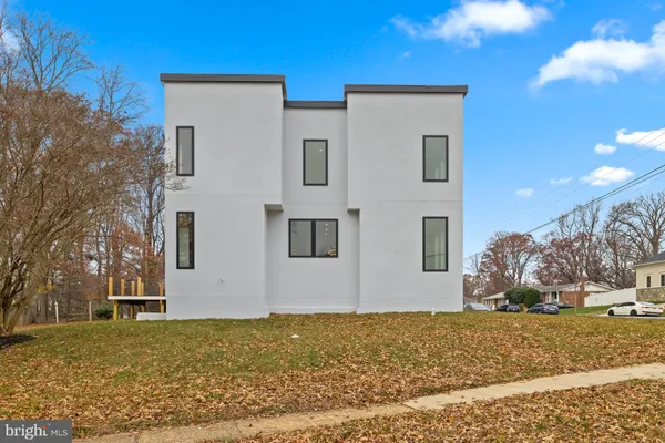 $2,485,000 | 719 Meadow Lane Southwest, Vienna, VA 22180