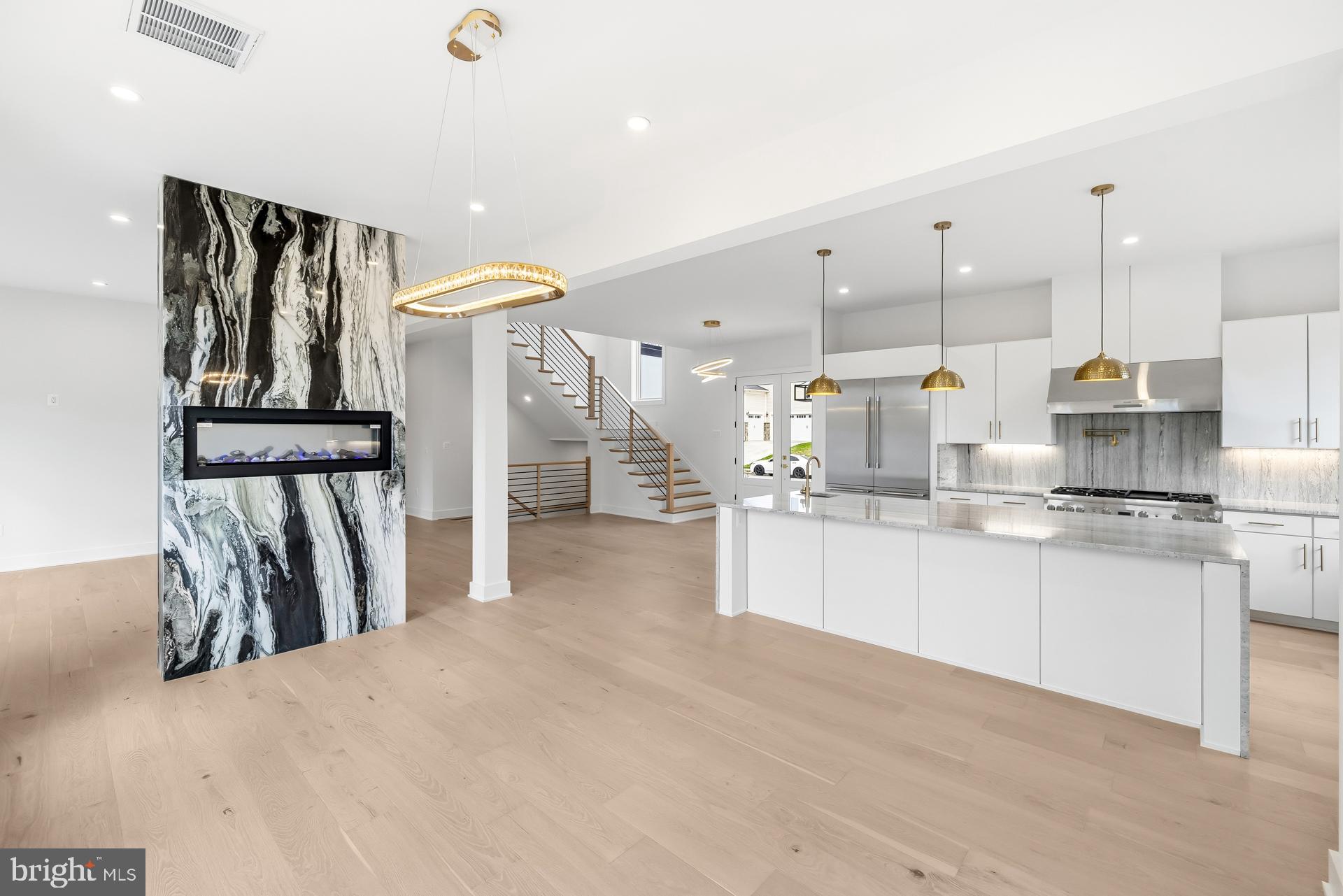 719 Meadow Lane Southwest Vienna, VA 22180 - Photo 16 of 118