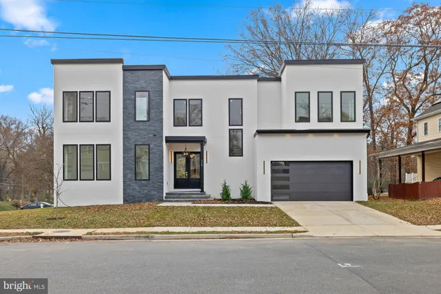 $2,485,000 | 719 Meadow Lane Southwest, Vienna, VA 22180