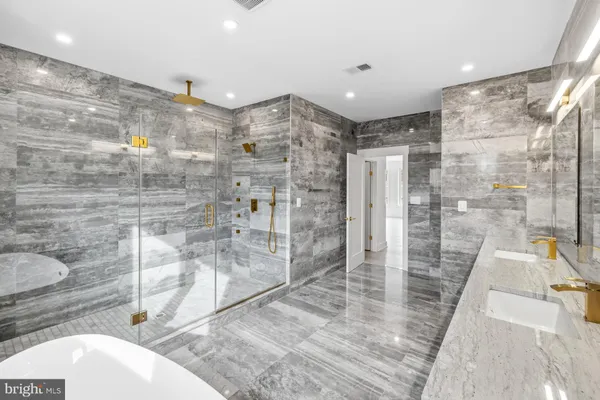 $2,485,000 | 719 Meadow Lane Southwest, Vienna, VA 22180