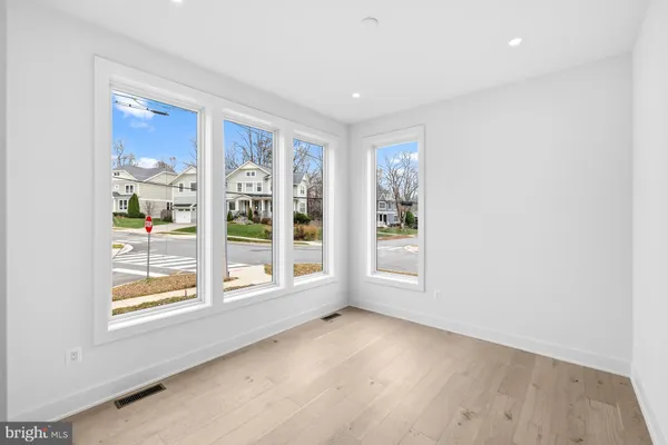 $2,485,000 | 719 Meadow Lane Southwest, Vienna, VA 22180