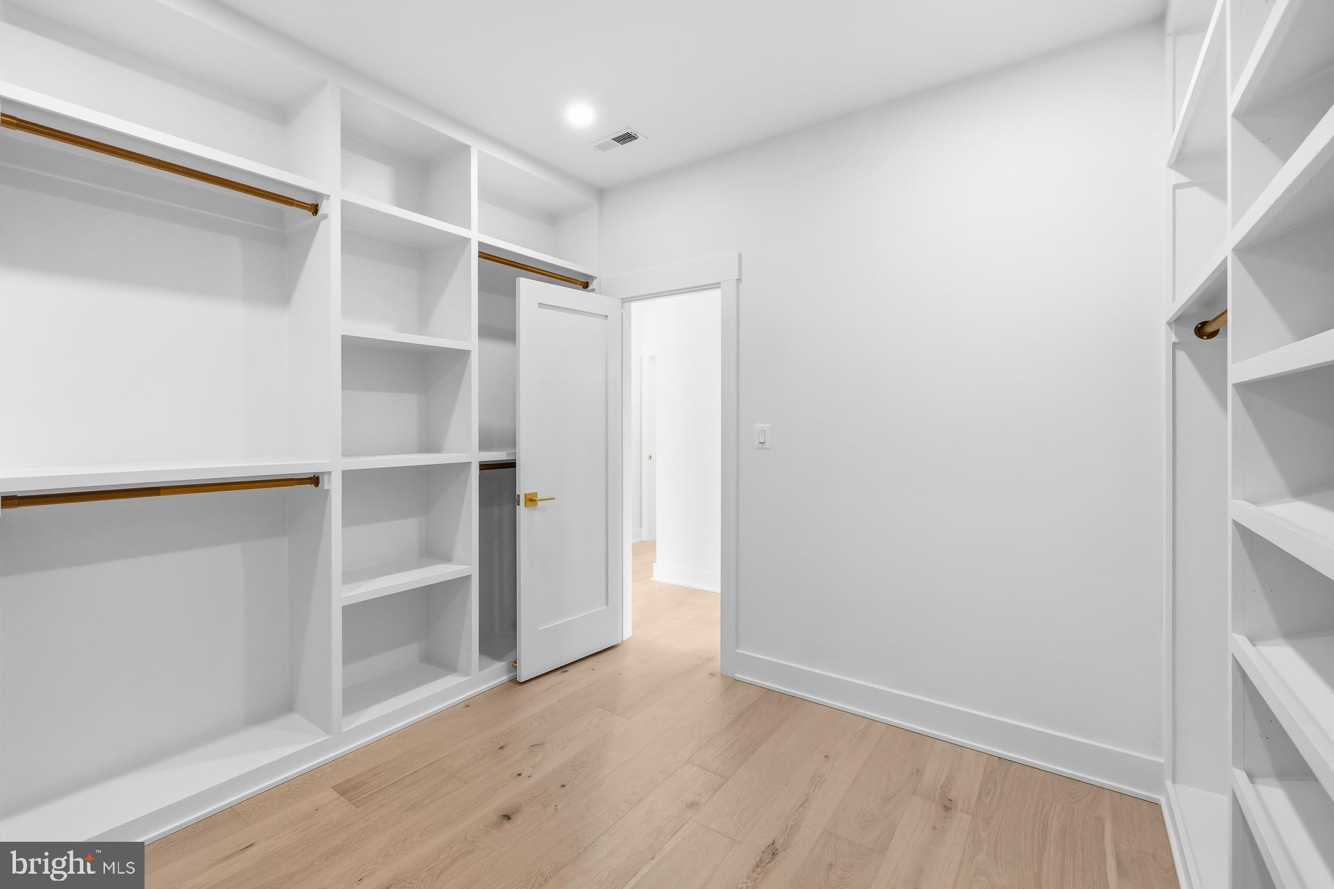 719 Meadow Lane Southwest Vienna, VA 22180 - Photo 25 of 118