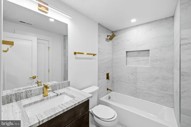 $2,485,000 | 719 Meadow Lane Southwest, Vienna, VA 22180