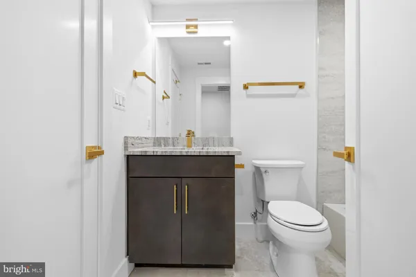 $2,485,000 | 719 Meadow Lane Southwest, Vienna, VA 22180