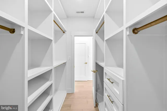 $2,485,000 | 719 Meadow Lane Southwest, Vienna, VA 22180