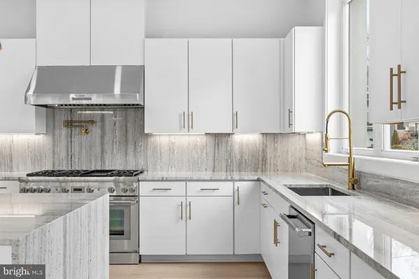 $2,485,000 | 719 Meadow Lane Southwest, Vienna, VA 22180