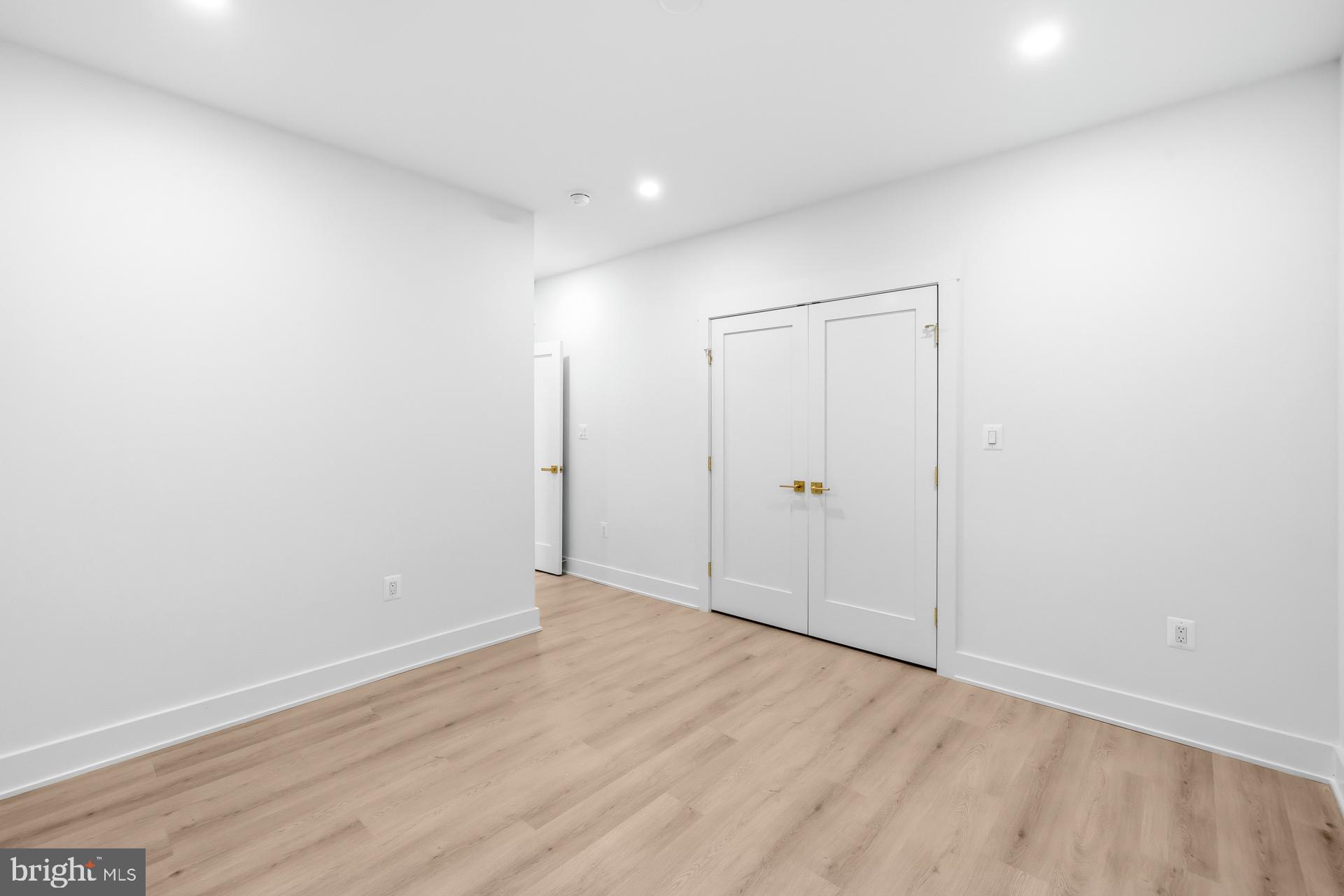 719 Meadow Lane Southwest Vienna, VA 22180 - Photo 42 of 118 a view of an empty room