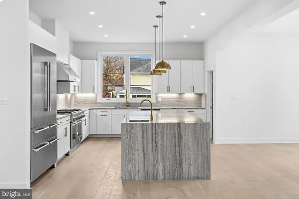 $2,485,000 | 719 Meadow Lane Southwest, Vienna, VA 22180