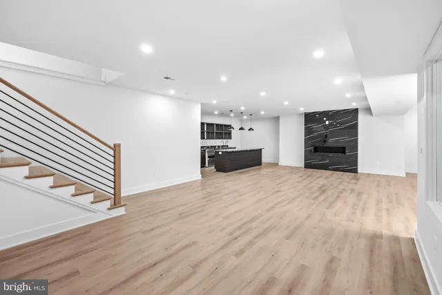 $2,485,000 | 719 Meadow Lane Southwest, Vienna, VA 22180