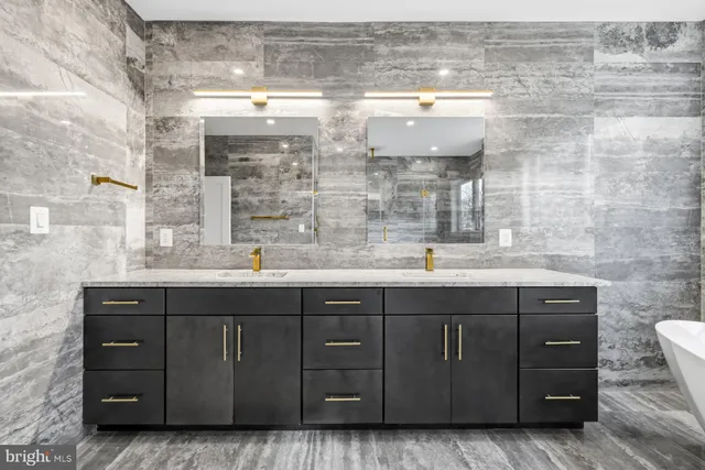 $2,485,000 | 719 Meadow Lane Southwest, Vienna, VA 22180