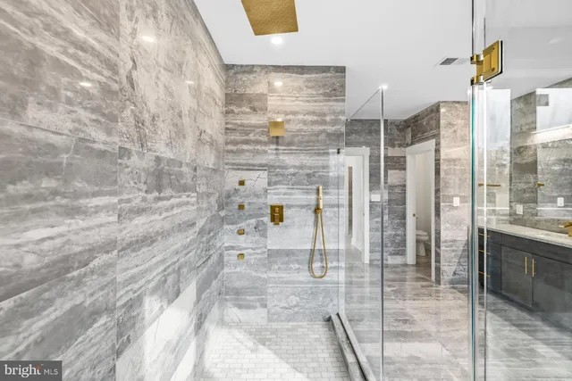 $2,485,000 | 719 Meadow Lane Southwest, Vienna, VA 22180