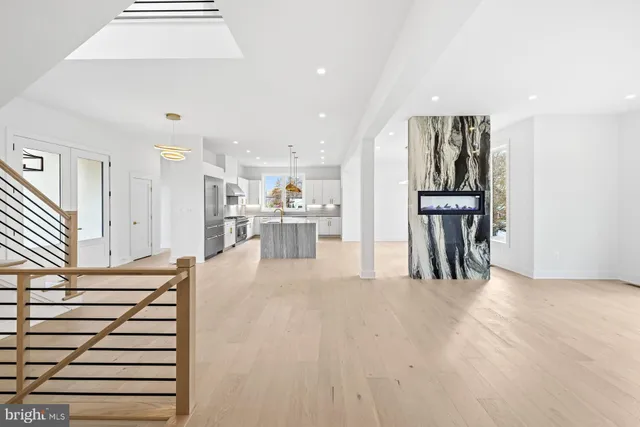 $2,485,000 | 719 Meadow Lane Southwest, Vienna, VA 22180