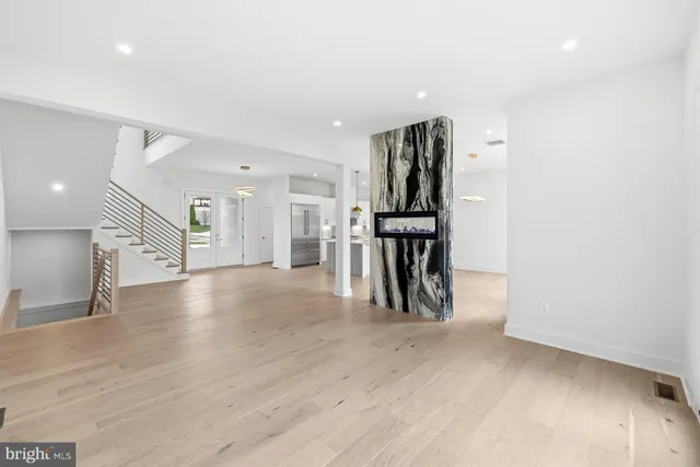 $2,485,000 | 719 Meadow Lane Southwest, Vienna, VA 22180