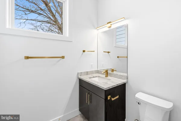 $2,485,000 | 719 Meadow Lane Southwest, Vienna, VA 22180