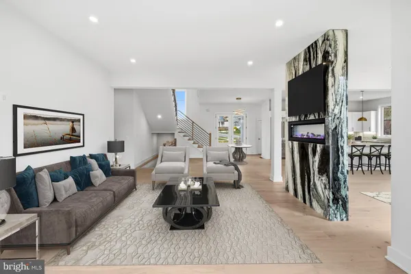 $2,485,000 | 719 Meadow Lane Southwest, Vienna, VA 22180