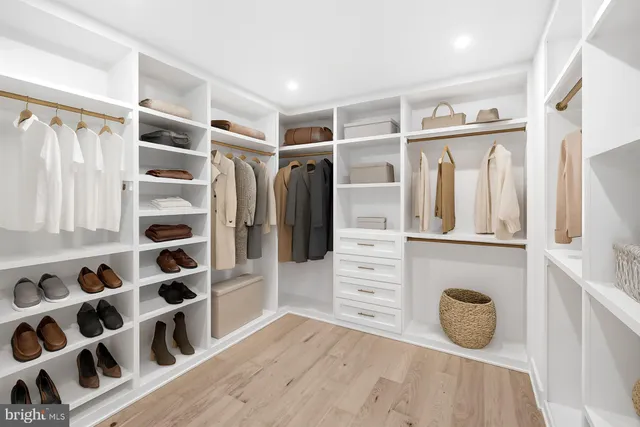 $2,485,000 | 719 Meadow Lane Southwest, Vienna, VA 22180