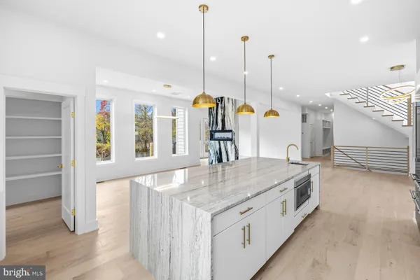 $2,485,000 | 719 Meadow Lane Southwest, Vienna, VA 22180