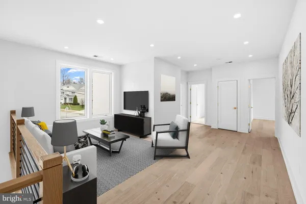 $2,485,000 | 719 Meadow Lane Southwest, Vienna, VA 22180