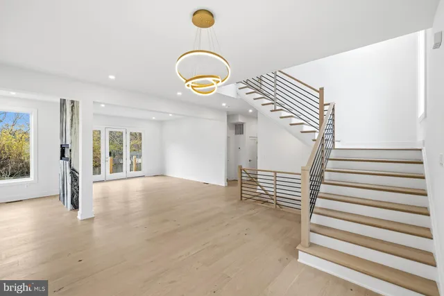 $2,485,000 | 719 Meadow Lane Southwest, Vienna, VA 22180