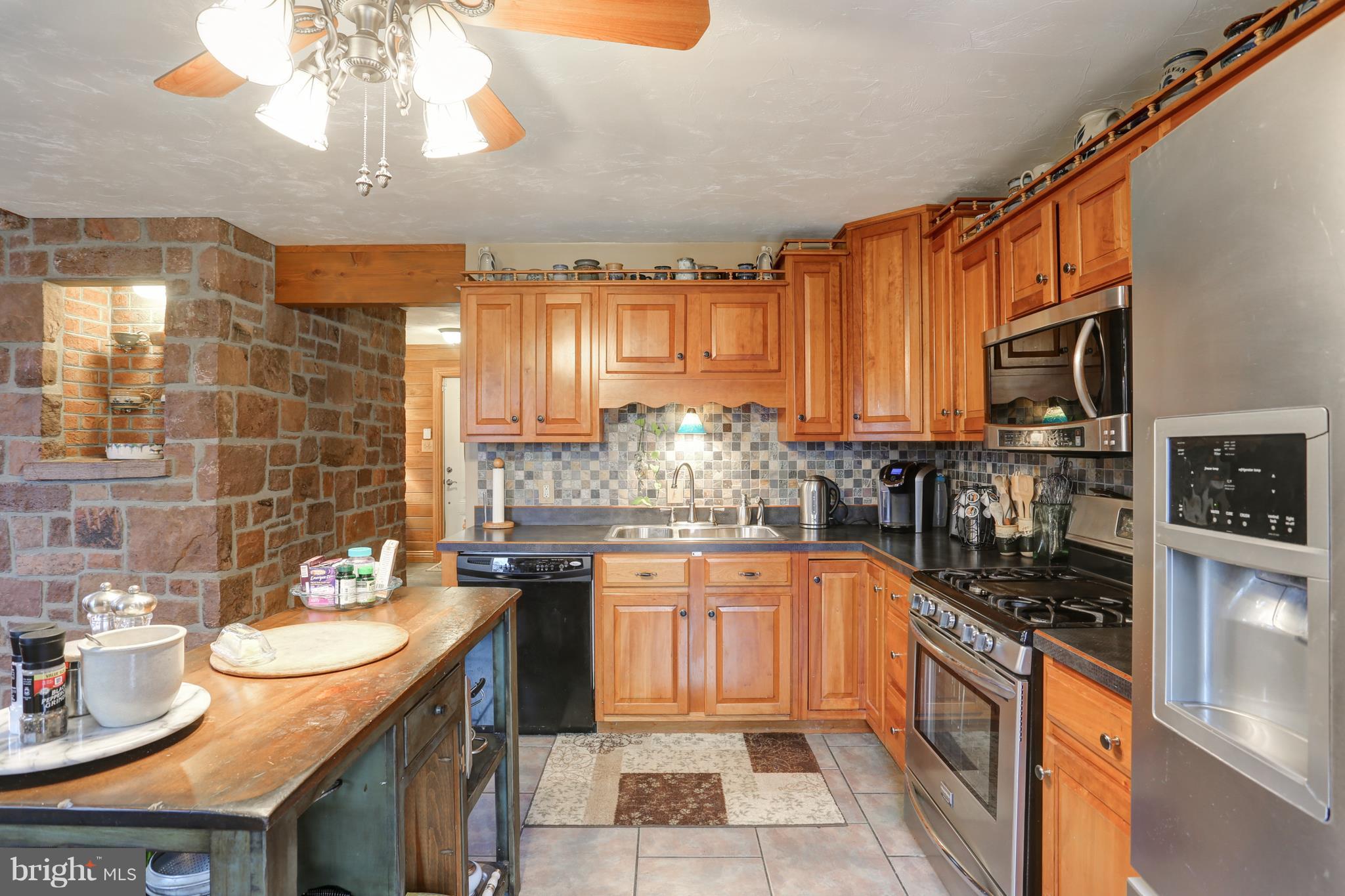 195 Pickett Road Dover, PA 17315 - Photo 15 of 50 Gallery Image 15